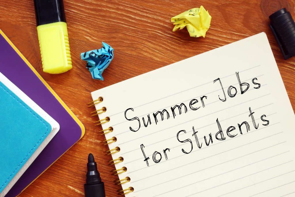 Job durant les vacances scolaires quelles règles pour l’employeur ? Irispaie
